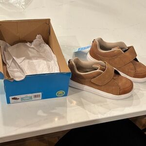 Stride Rite Tan Kids Sneakers with Velcro boys size 13